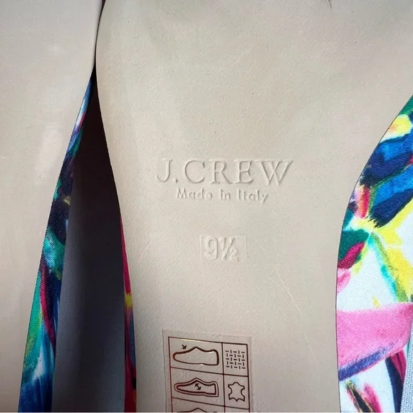 J. Crew Lucite Heel Ratti Painted Pineapple
Pump 9.5 NEW
$268 now $125 - Picture 10 of 11